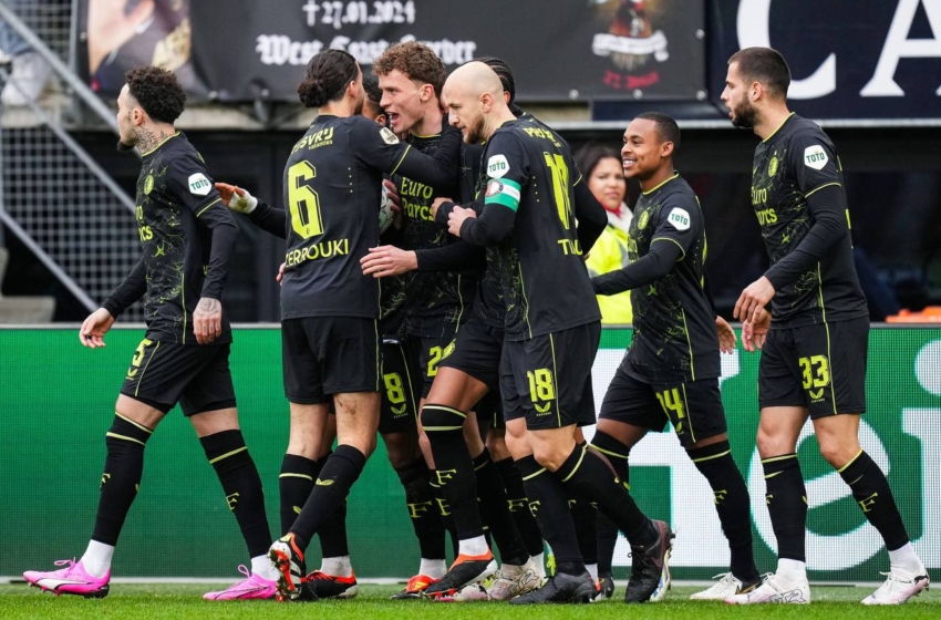  Con Santiago Giménez de titular Feyenoord se lleva la victoria ante Az Alkmaar