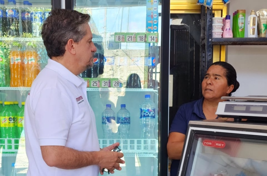  Candidato al VI Distrito Federal visita Villas de Guadalupe