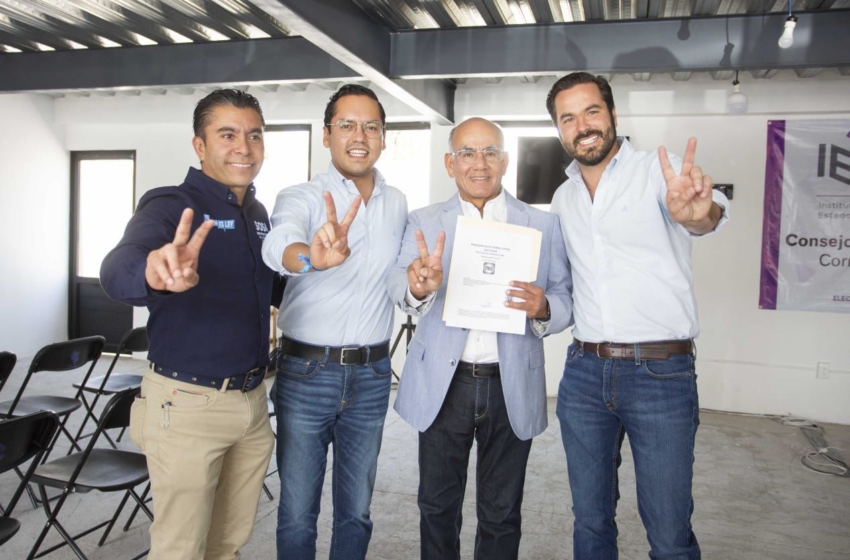  Antonio Zapata se registró como candidato al VIII distrito local de Corregidora