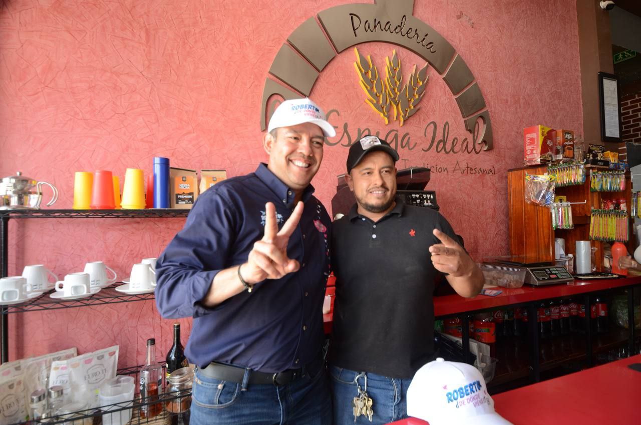 Roberto Cabrera recorrió la avenida Las Águilas en San Juan del Río ...