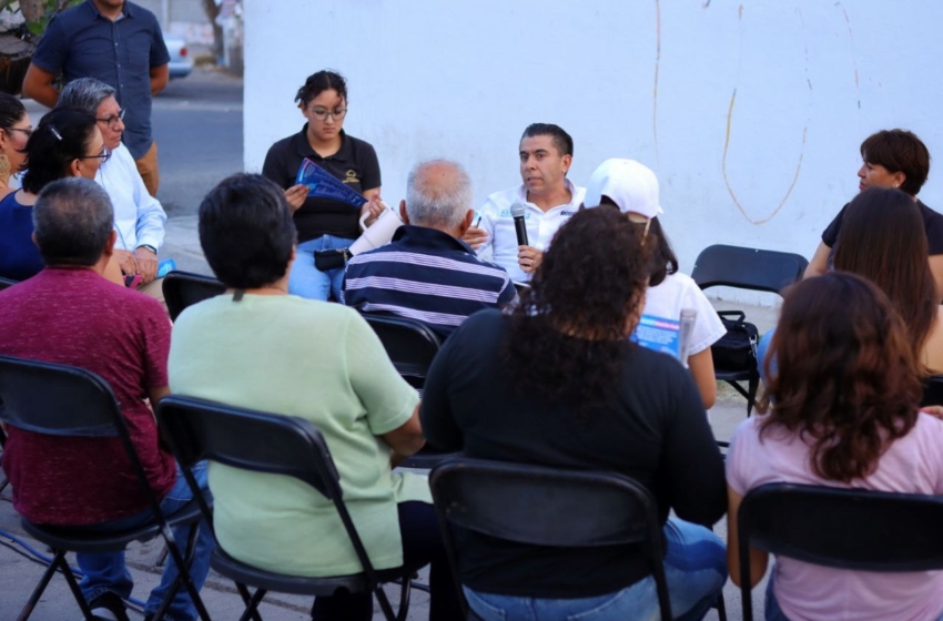  Se reunió Roberto Sosa con vecinos de Prados del Mirador