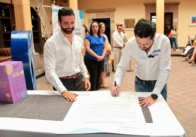  Dorantes firma Carta Compromiso “El Cáncer en la Agenda 2024”