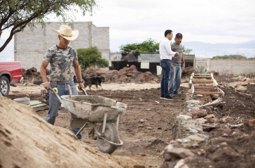  Encabeza Chepe Guerrero reforestación en Murallas de El Batán