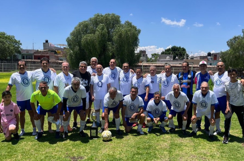  ”Gallos Blancos” conmemora 74 años de trayectoria y fútbol profesional para los Queretanos
