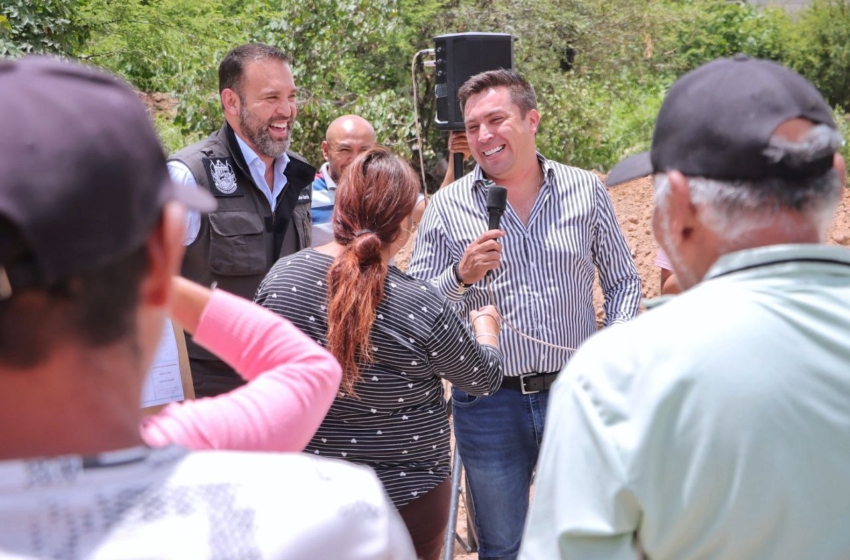  Supervisan obra de urbanización de la calle Lomas de la Cruz en Corregidora