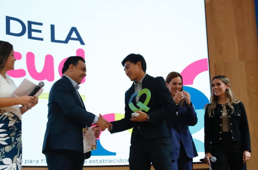  Entrega Luis Nava el Premio Municipal de la Juventud 2024