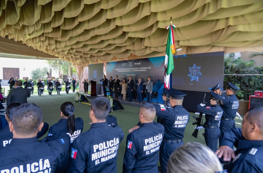  Presentan a nuevos policías en El Marqués