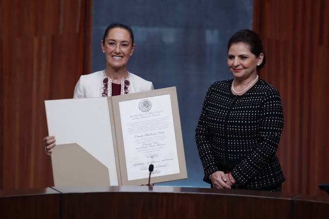  Entrega de constancia de mayoría y traición a la patria