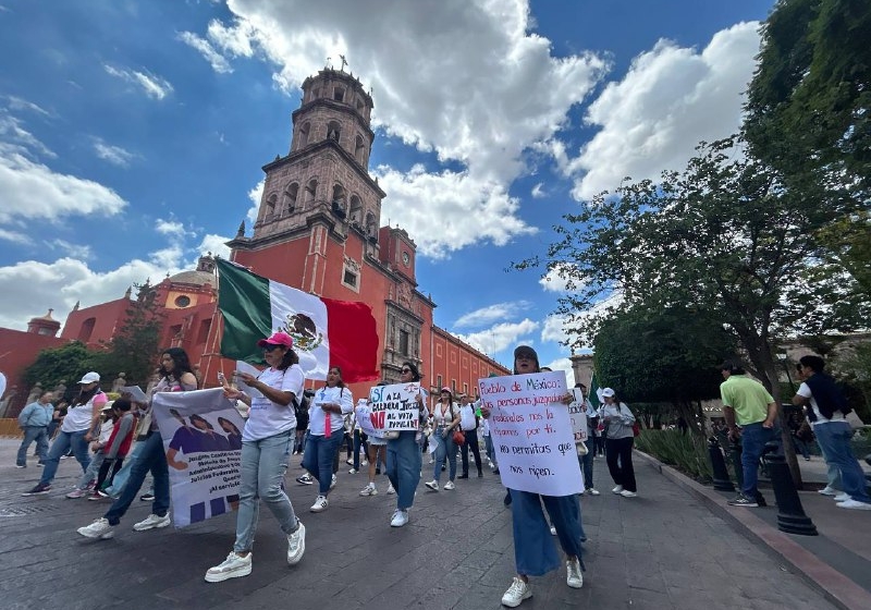  “Yo sí trabajo, no hago mañaneras”, así se manifiestan trabajadores del Poder Judicial Federal en Querétaro