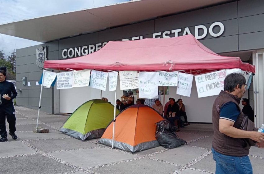  Sesión para discutir renuncia del fiscal sería en QCC; Mauricio Kuri afirma desconocer sede