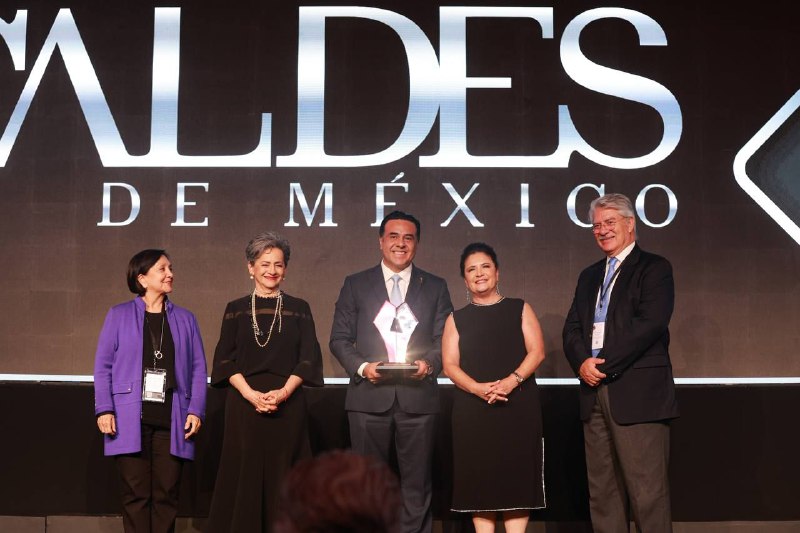  Revista Alcaldes de México otorga reconocimiento a Nava