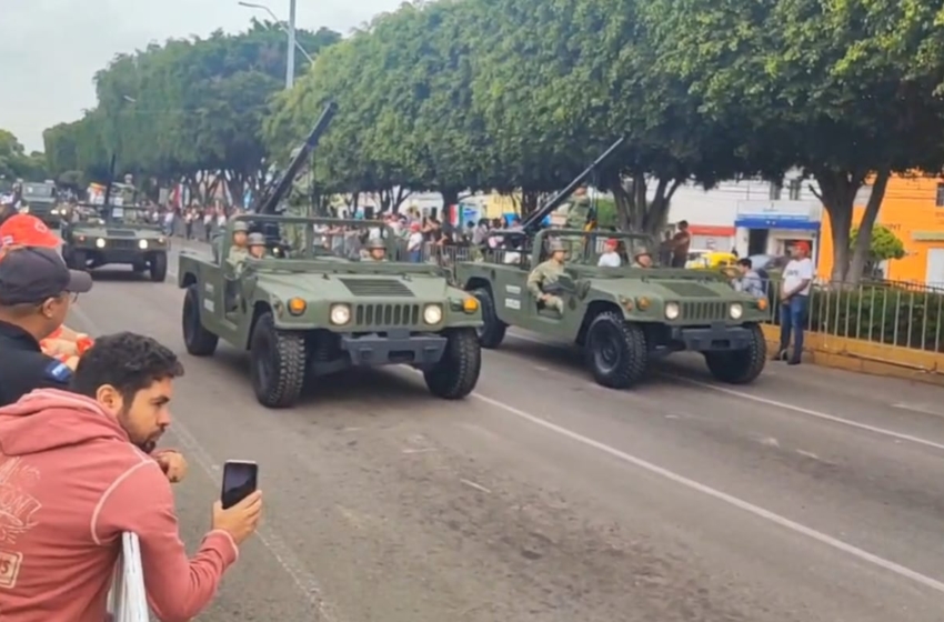  Realizan desfile cívico militar del CCXIV Aniversario del inicio de la lucha de Independencia de México