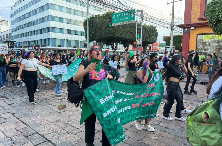  Se realiza movimiento a favor de la despenalización del aborto en Querétaro