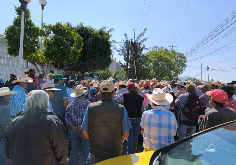  Campesinos de Querétaro exigen pago de apoyos de la Secretaría de Bienestar