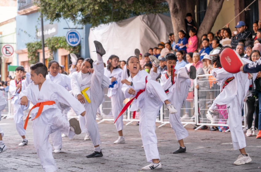  2 mil asistentes en el desfile del CXIV aniversario de la Revolución Mexicana en El Marqués