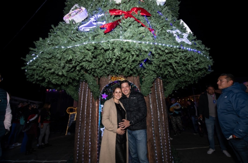  Encendido del árbol navideño en La Cañada