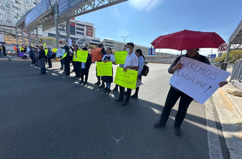  Trabajadores de Fisher’s House se manifiestan exigiendo la reapertura del restaurante