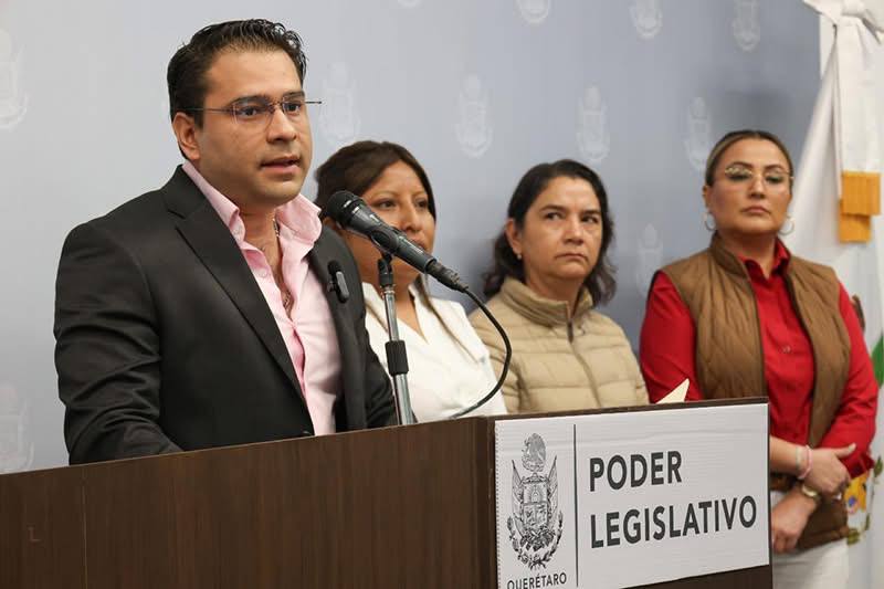  “Eric Silva revira a Memo Vega: ‘El PAN está desgastado y secuestra la Legislatura”