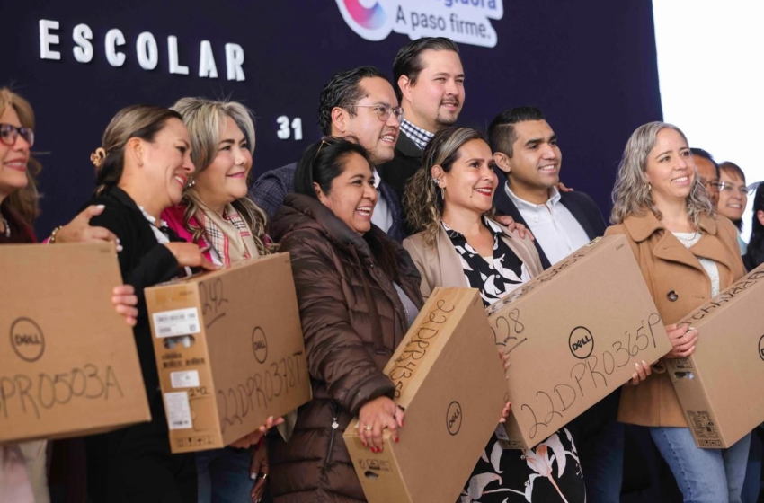  Chepe Guerrero reconoce a docentes de Corregidora por su labor educativa