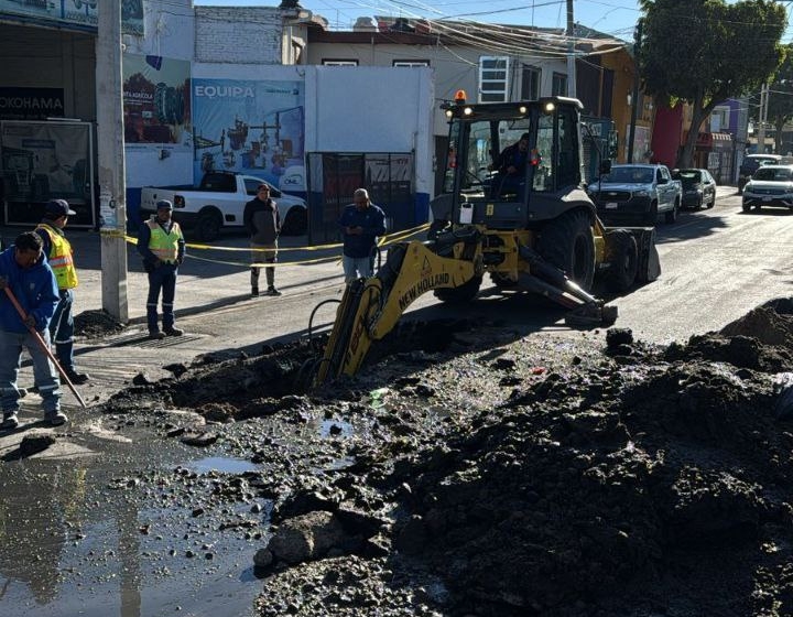  Cierre de avenida Universidad por hundimiento