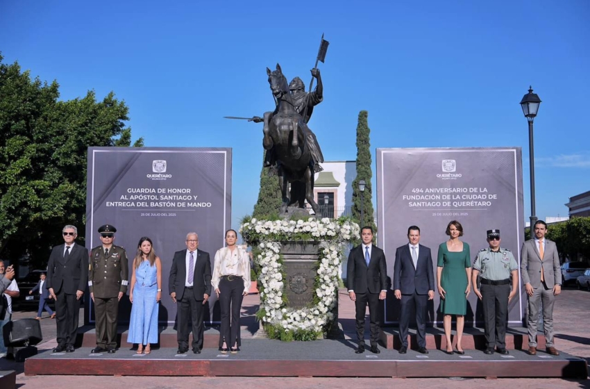  FeliFer Macías recibe Bastón de Mando en el 494 aniversario de Querétaro