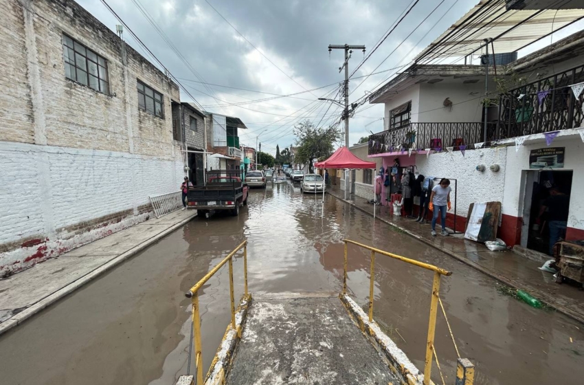  Histórica lluvia deja dos muertos y decenas de damnificados en Querétaro; vecinos piden apoyos urgentes