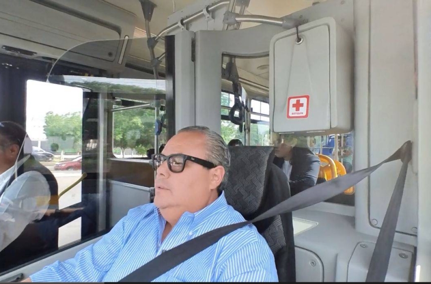  Director de AMEQ conduce ruta T12 para detectar mejoras en Qrobus