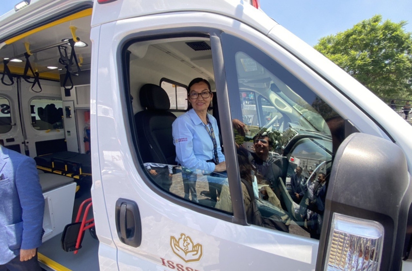  ISSSTE Querétaro recibe 9 ambulancias nuevas; una de ellas de especialidad