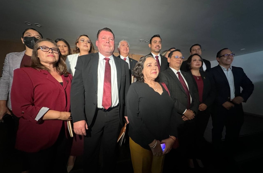  Se retiran 12 legisladores de la sesión del primer informe de la LXI Legislatura local