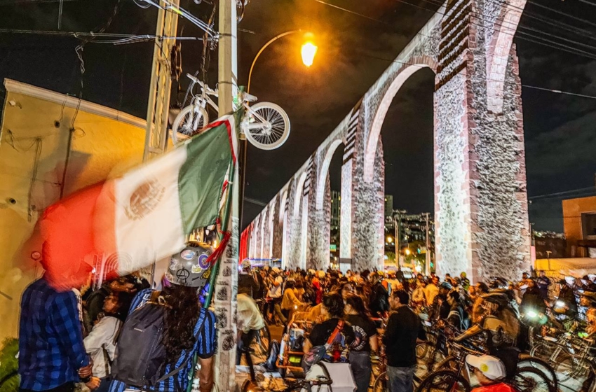  Ciclistas colocan bici blanca en memoria de Daniel Villarreal y paralizan Querétaro capital