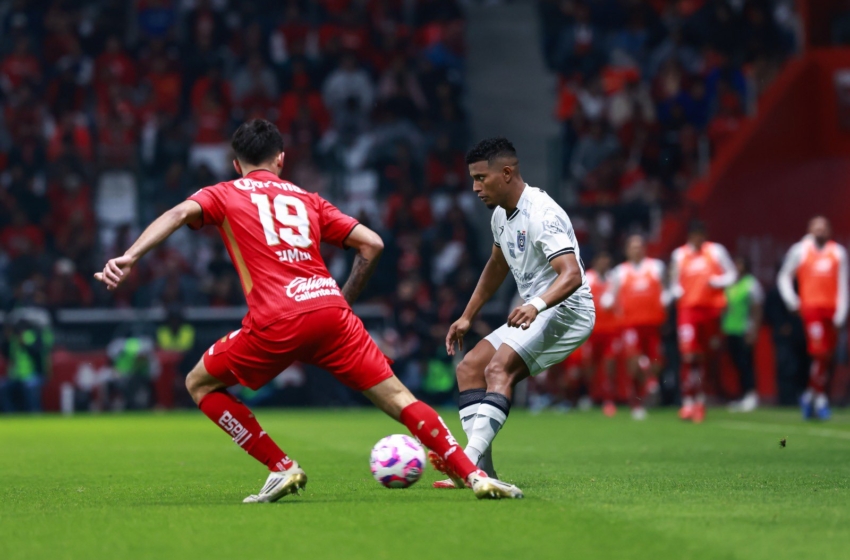  Toluca impone su dominio y golea 4-0 a Gallos Blancos en el Nemesio Diez