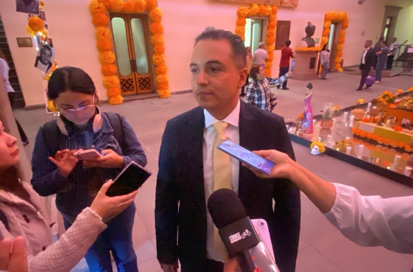  Se analizará si se presenta Edén Muñoz en la Feria de Querétaro: Eric Gudiño