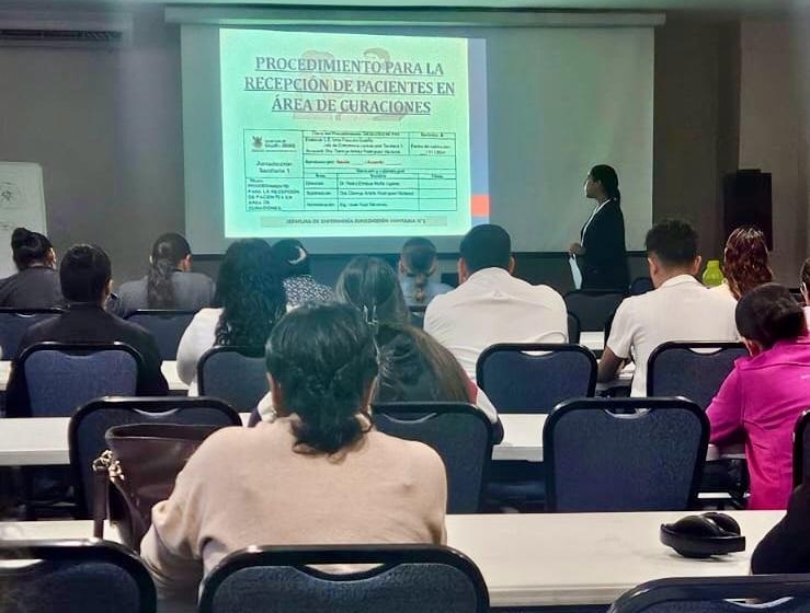  Capacitan a 109 profesionales de enfermería para fortalecer atención en salud
