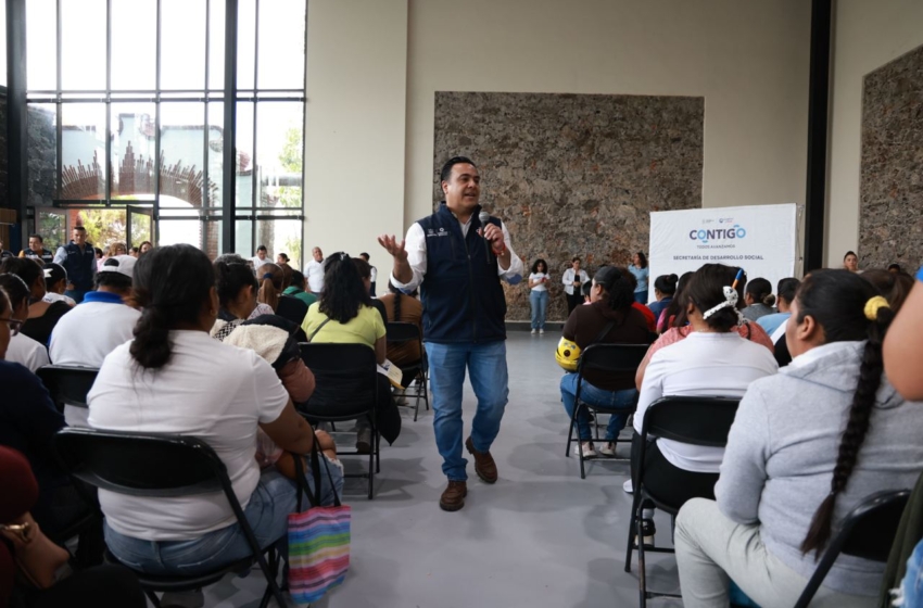  Encabeza Luis Nava entrega de 682 Tarjetas Contigo en El Marqués