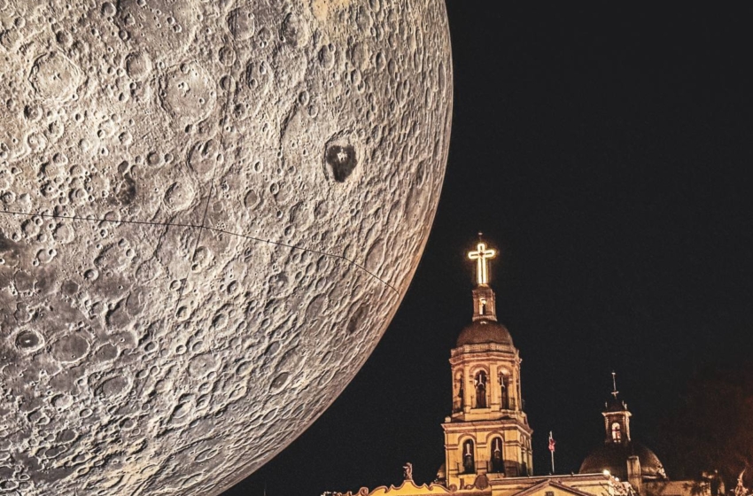  La luna llegó al Cerro del Sangremal y deslumbró a Querétaro