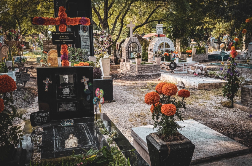  Esperan 60 mil visitantes en panteones de Querétaro por Día de Muertos