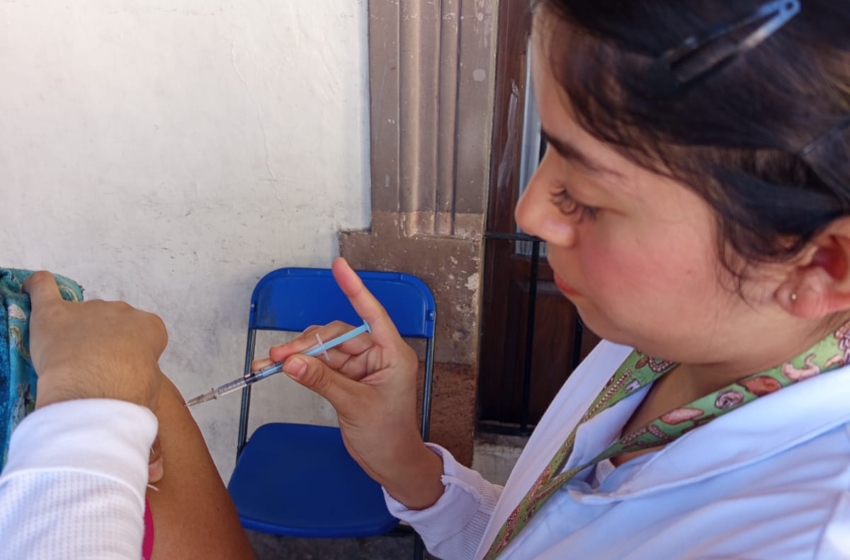  Secretaría de Salud llama a vacunarse contra la influenza ante inicio de temporada invernal