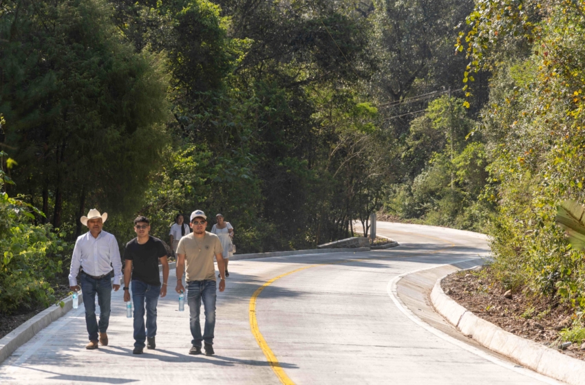  Kuri entrega primera etapa del camino Valle Verde–El Pocito en Jalpan de Serra