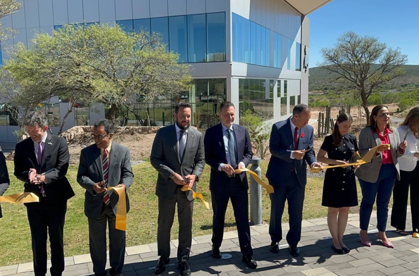  1 de cada 3 estudiantes en Querétaro proviene de otro estado: Mauricio Kuri destaca el nivel educativo durante inauguración de nuevo edificio de Texas State University México