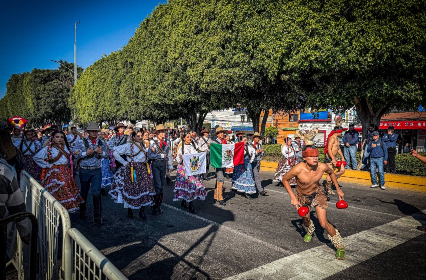  Querétaro se llena de verde, blanco y rojo en el desfile del 20 de noviembre