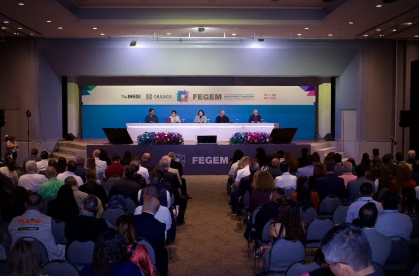  SESEQ presenta estrategia de atención médica en foro nacional de estadística y geografía