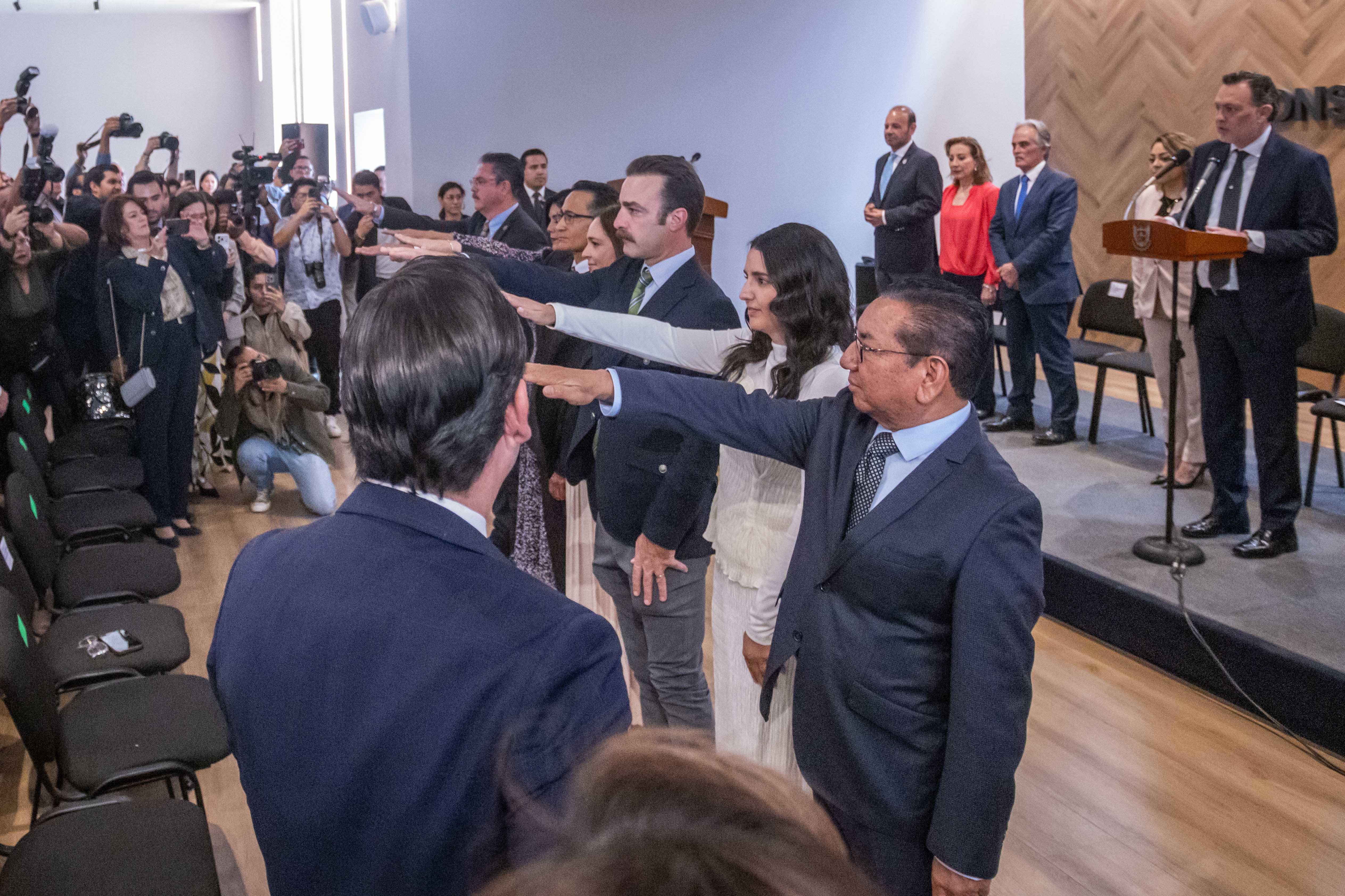  Kuri toma protesta al nuevo Consejo de Notarios y destaca a Querétaro como líder en certidumbre jurídica