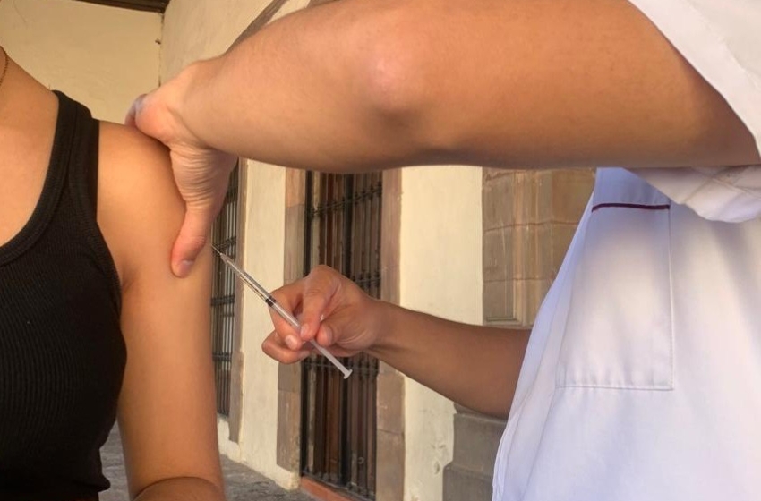  Refuerzan vigilancia y vacunación tras caso foráneo de sarampión en Querétaro