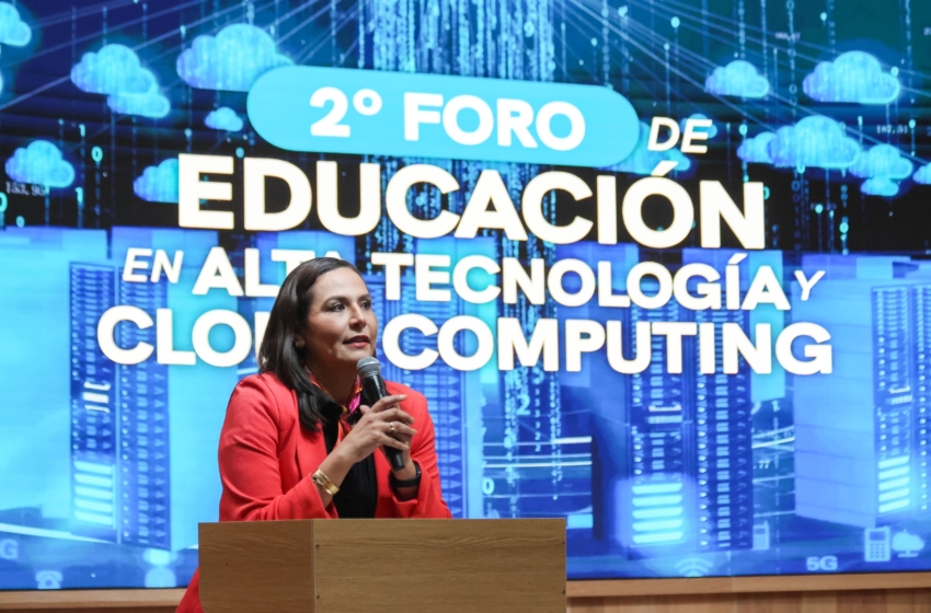  Querétaro reúne a más de 2 mil estudiantes en foro sobre inteligencia artificial y educación superior