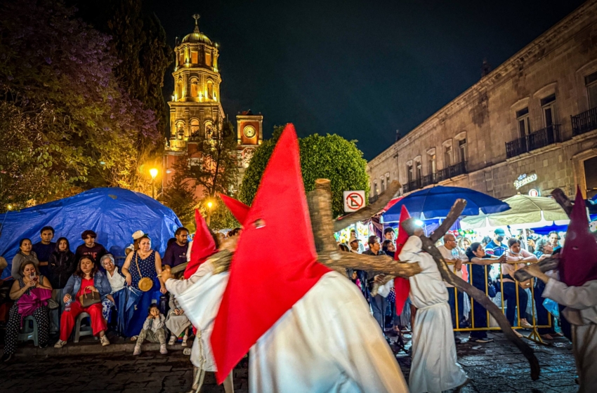  Silencio que congrega: más de 7 mil penitentes toman Querétaro en la Procesión del Silencio
