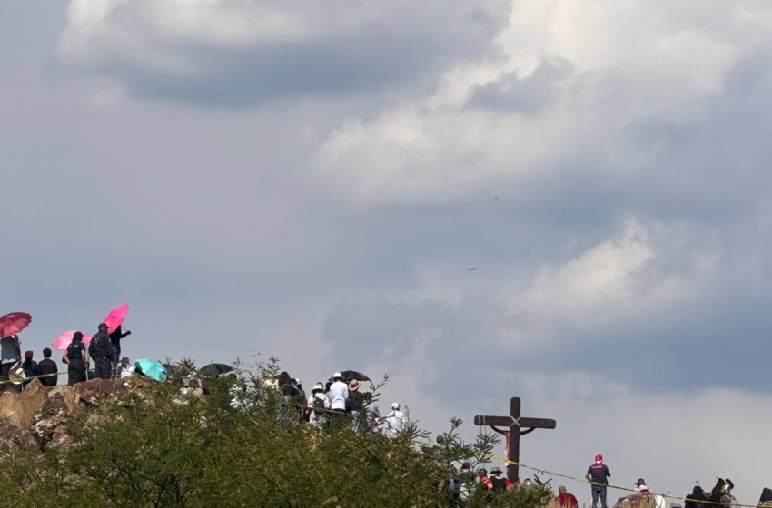  Más de 200 participantes dan vida al Viacrucis en La Cañada
