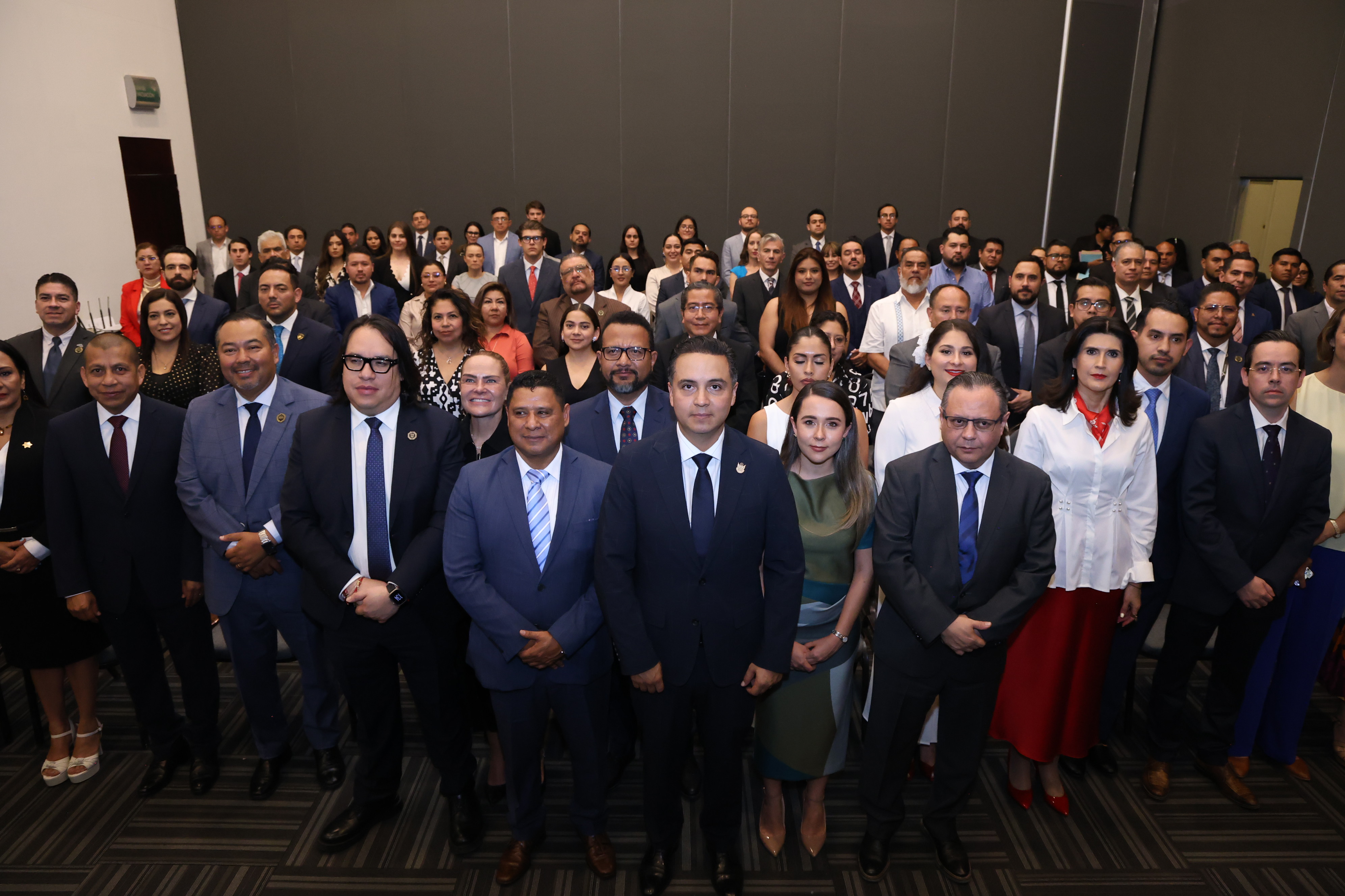  Toman protesta a Consejo Directivo de abogados penalistas en Querétaro