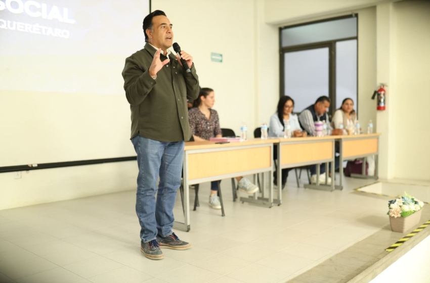  Luis Nava presenta programas sociales a Colegio de Arquitectos de San Juan del Río