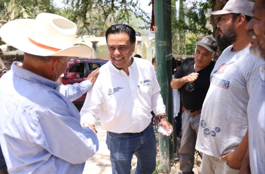  Luis Nava encabeza inicio de rehabilitación de camino en la comunidad de Saldiveña