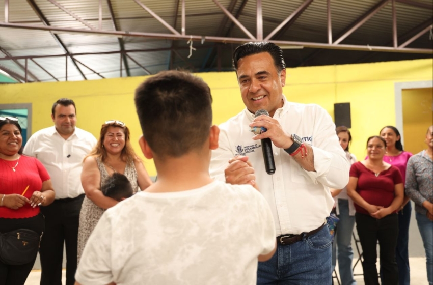  Luis Nava se reúne con beneficiarios de programas sociales en Colón
